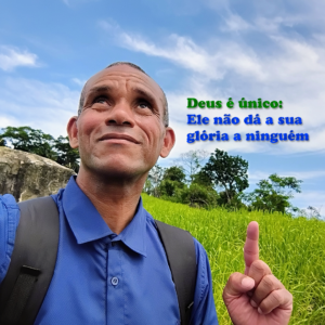 Deus é único2
